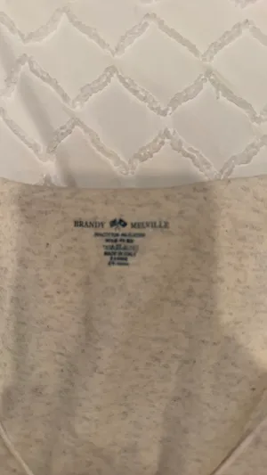 Brandy Melville Oatmeal V Neck Long Sleeve Top thumbnail 3