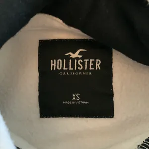 Hollister white hoodie thumbnail 3