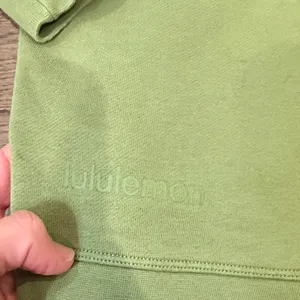 Lululemon Women’s Green Crewneck Sweater (2/4?) C27-072 thumbnail 7