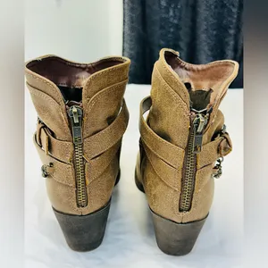 Niyama Sol Tan Ankle Boots with Chain Accent thumbnail 8