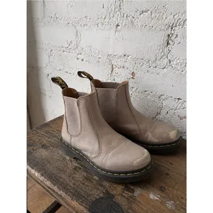 Dr. Martens 2976 Chelsea Boots Taupe Leather Gore Elastic Sz 5 thumbnail 7