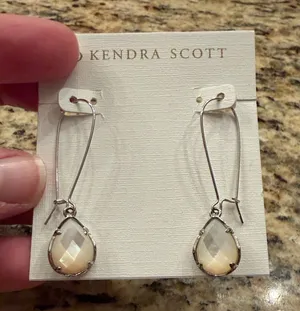 Kendra Scott Dee Dangle Earrings NEW in Box thumbnail 1