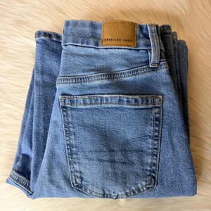 American Eagle Curvy Super High-Rise Baggy Straight Leg Jeans Size 2L thumbnail 12