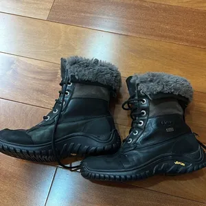 UGG Women's Boots S/N 1906 Adirondack II Leather‎ Sheepskin Waterproof size 6 thumbnail 2