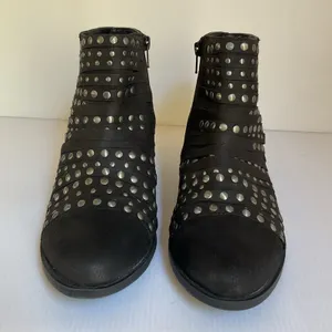 White Mountain Black Studded Ankle Boots Size 8.5 thumbnail 3