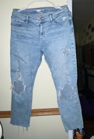 Size 6 Old navy boyfriend distressed jeans thumbnail 1