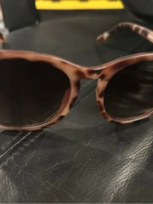 Blenders Women's Tortoiseshell Sunglasses with Brown Gradient Lenses thumbnail 9