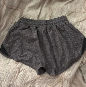 Grey Lululemon Shorts Hotty Hot 2.5" thumbnail 2
