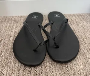 Shade & Shore Flip-Flops thumbnail 1