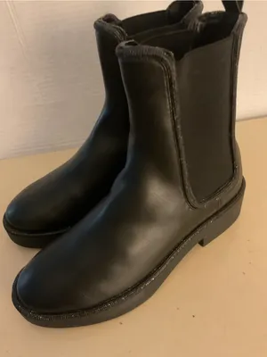Steven By Steve Madden women Black Chelsea Platform Ankle Boots US 8.5 thumbnail 1