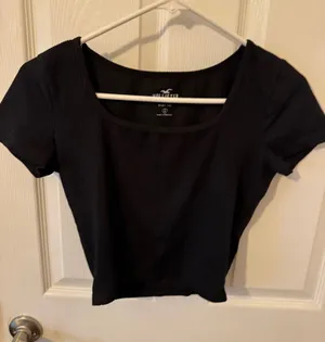 Hollister Crop Top Black thumbnail 1