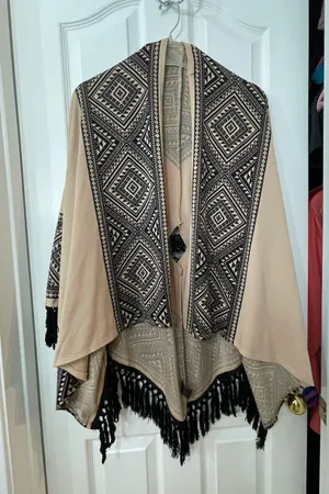 Geometric Patterned Shawl With Tassels  thumbnail 1