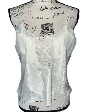 Victoria’s Secret‎ lace silky camisole medium thumbnail 1