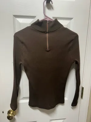 Brown longsleeve turtleneck Size M thumbnail 2