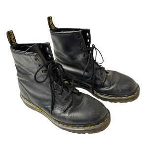 DR MARTEN’S 8 Eyelet Lace Up 1460 Combat Boots Air Cushion Women’s Size 9 thumbnail 3