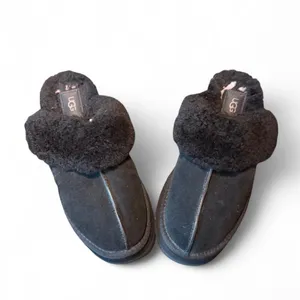 UGG Disquette Black Platform Slippers Women’s Size 8 Sheepskin Suede Cozy Slides thumbnail 7