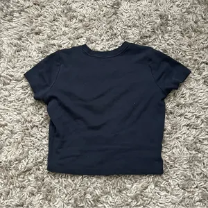 Hollister navy baby tee size small thumbnail 3