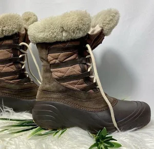 Columbia SNOW BOOTS FUR LINED GOOD PRE-owned Condition Size 8 1/2 Refer to pics thumbnail 3