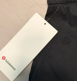Lululemon Cinchable Waist High-Rise Woven Shorts 3.5" thumbnail 3