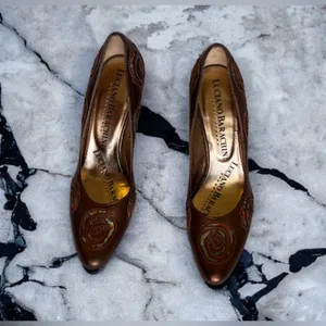 Luciano Barachini Gold Designer Pointy Toe Heel Size 8.5 thumbnail 2