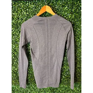 Lululemon Swifty Tech Long Sleeve Size 6 Gray thumbnail 2