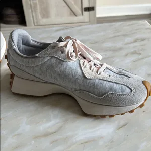 New Balance 327 Womens Rain Cloud‎ and Rose Water Size 9 Gray w/Pink Laces thumbnail 9