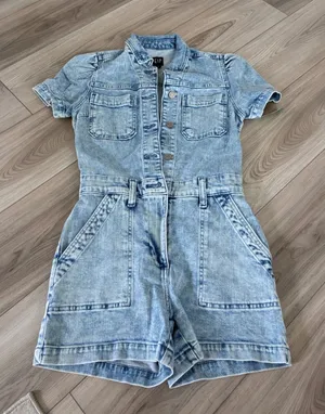 GAP Women Light Wash Denim Short Sleeve Romper Utility Button Front Size 0 NWT thumbnail 1