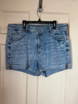 American Eagle Blue Denim Mom Shorts High Rise Frayed Hem Stretch Size 14 thumbnail 9