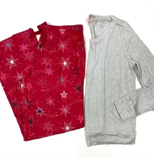 Victoria's Secret Winter Pajama Set Long Sleeve Gray Top Red Star Flannel Pants thumbnail 1