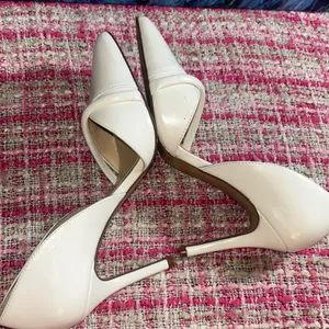 Vince Camuto Size 6 Cream Heels thumbnail 10