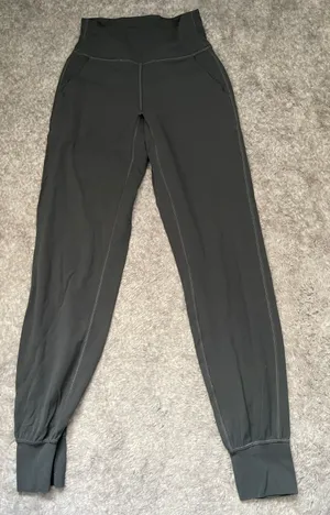 Lululemon Align Jogger *28" thumbnail 4
