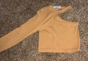 Boutique Top thumbnail 1