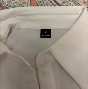 white cropped button up Size M thumbnail 3