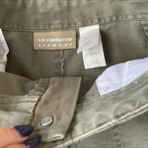 Liz Claiborne camo green shorts thumbnail 2