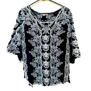 Solitaire Embroidered Floral Boho Bell Sleeve Blouse Women's Medium thumbnail 1