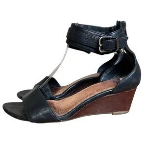 UGG Char Black Leather Wedge Sandal Women Sz 8 Wood Zip-up Open Toe Ankle Strap thumbnail 3