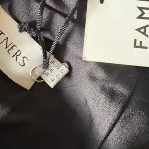 FAME‎ & PARTNERS Black Satin V Neck Maxi Dress Long Side slit formal Size 4 NWT thumbnail 7