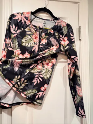 NWT Hurley Size S Floral Long Sleeve Rash Guard UPF 50+ Quarter Zip thumbnail 5