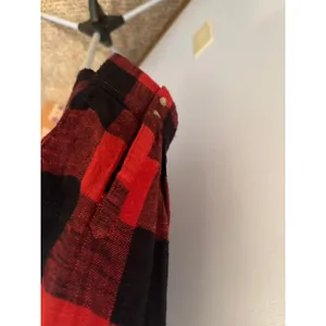 Arizona Jeans Women's red black buffalo plaid pattern Button‎ Down Size Medium thumbnail 5