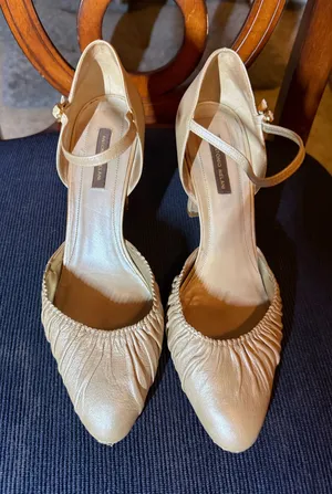 Antonio Melani Heels 9.0 thumbnail 1