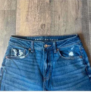 American Eagle Mom Jeans thumbnail 1