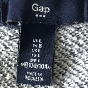 Gap women's logo crewneck sweatshirt. Large thumbnail 3