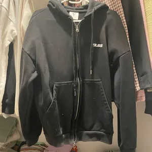 23.65 black zip up hoodie thumbnail 1