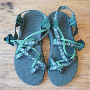 Chaco Womens Size 7 Z Cloud 2 Sandals Green Excellent Geometric Toe Loop Strappy thumbnail 2