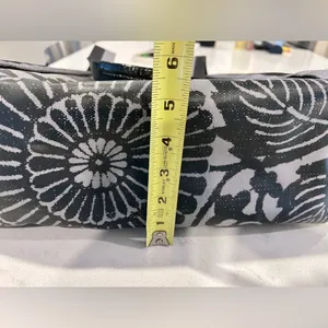 Lululemon Athletica Black and Grey Gym or Beach Tote thumbnail 13