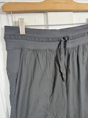 Lululemon Dance Studio Mid-Rise Cropped Pant in Black Night W2537 Sz 8 thumbnail 7