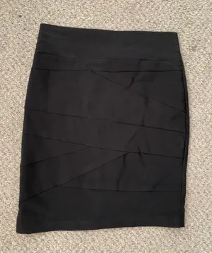 Valia Black Pencil Skirt Size 6 thumbnail 3