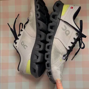 On Running Cloud X 3 orchid/Iron. Gray Size 7.5 thumbnail 12