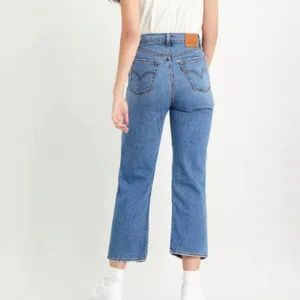 Levis Ribcage Straight Ankle Jeans thumbnail 2
