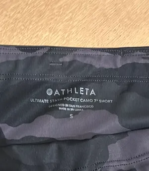 Athleta ultimate stash pocket camo 7” biker short size small thumbnail 3